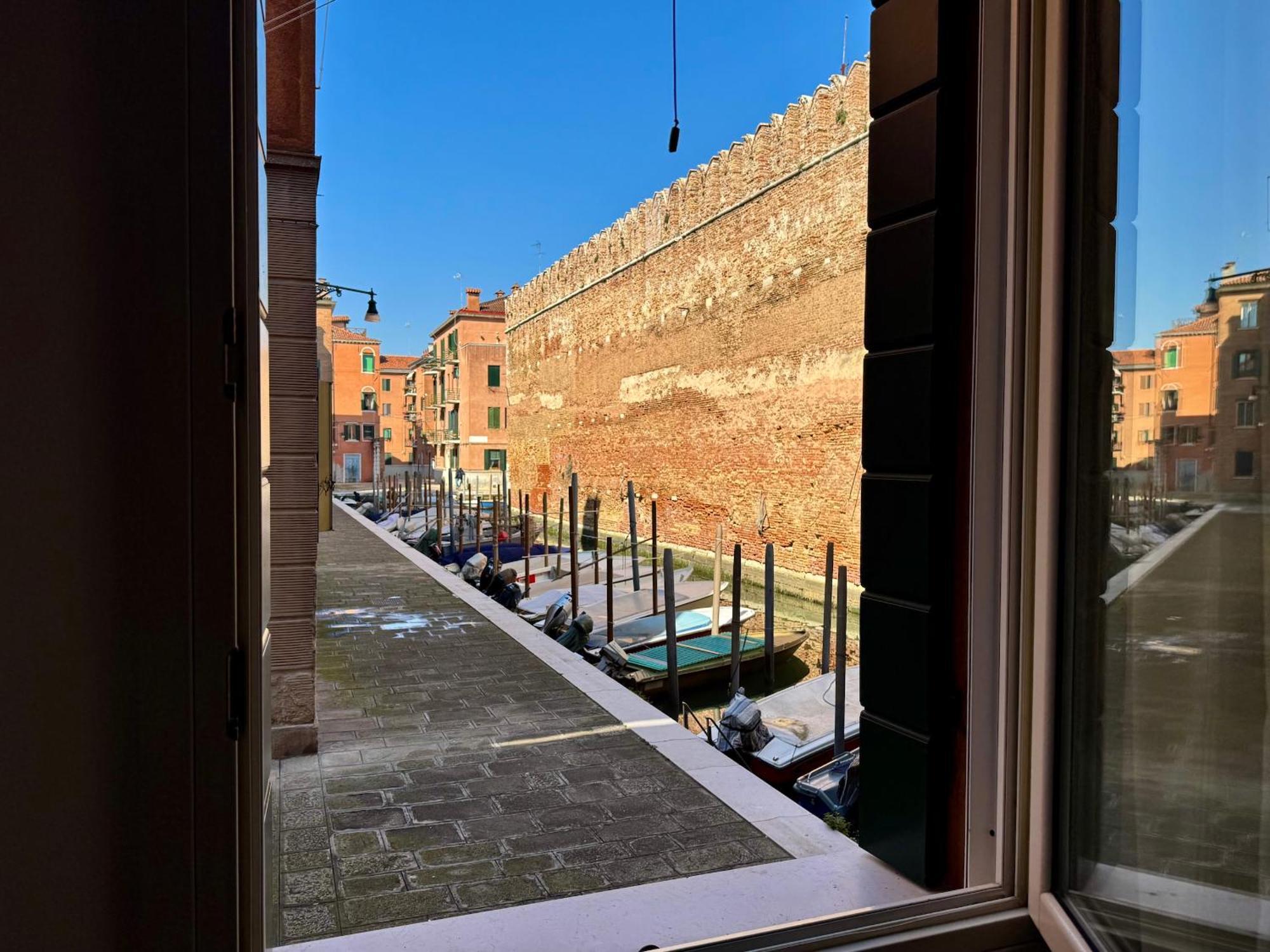 Apartment Celestia Canal View